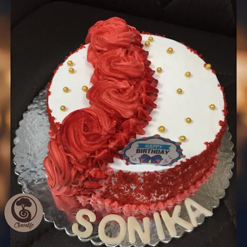 Fondant cake decoration Una
